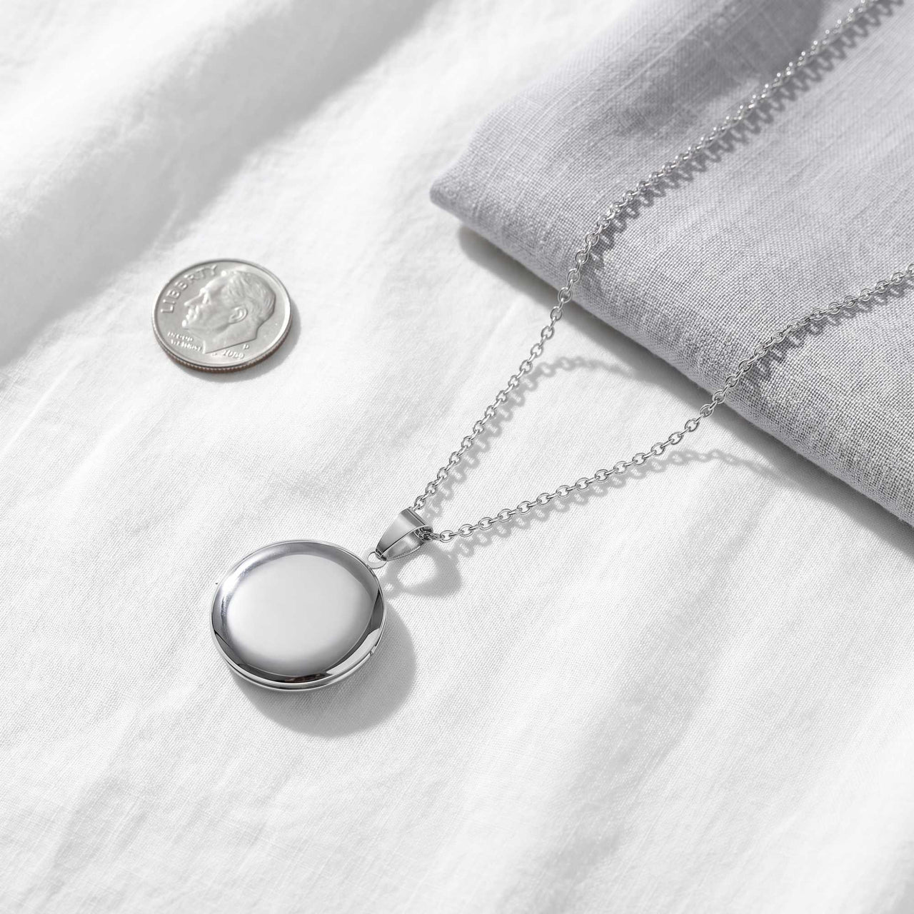 Round Photo Locket Necklace