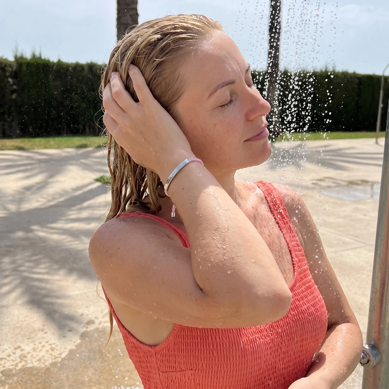 Adjustable bracelet — worn in the shower, waterproof, silver | SKU: lecorail-wg