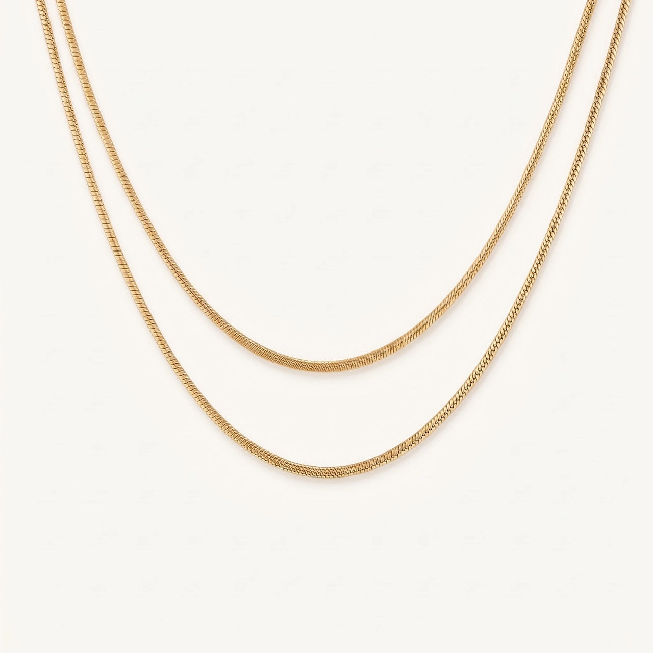 The Simple, gold necklace — packshot | SKU: lesimplenecklace