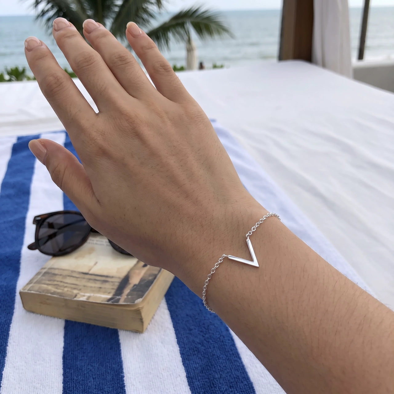 V bracelet — worn, real size, silver | SKU: 9443177-white-gold
