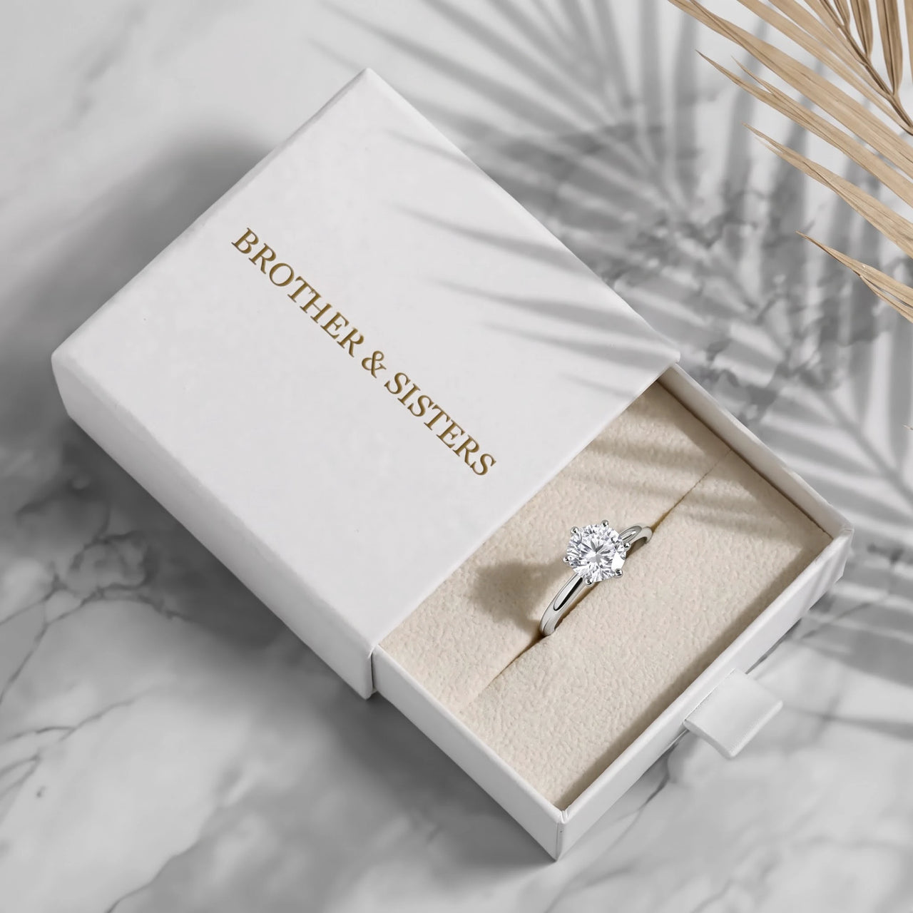 Solitaire engagement ring — in the gift box, silver | SKU: 33759698-4.5-silver